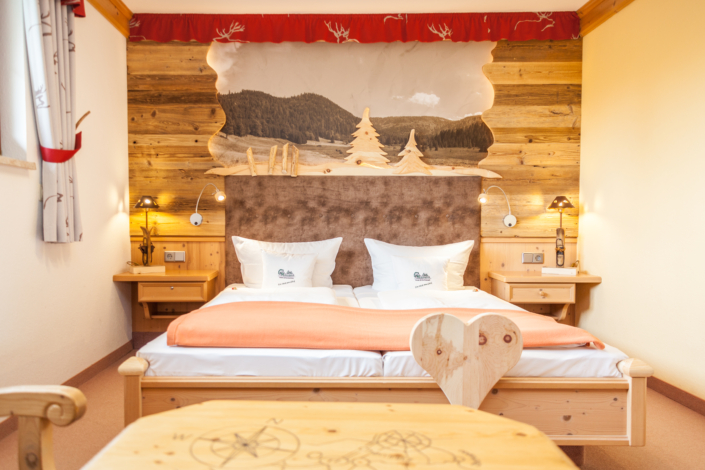 Doppelbett im Doppelzimmer