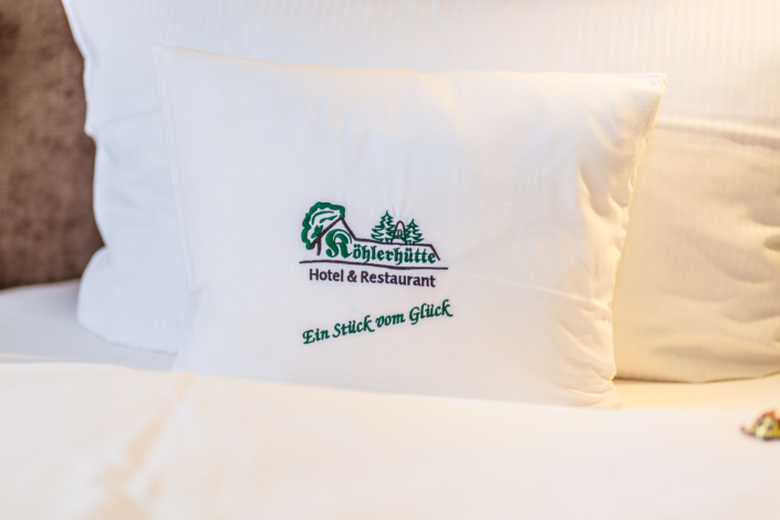 Kissen mit Bestickung