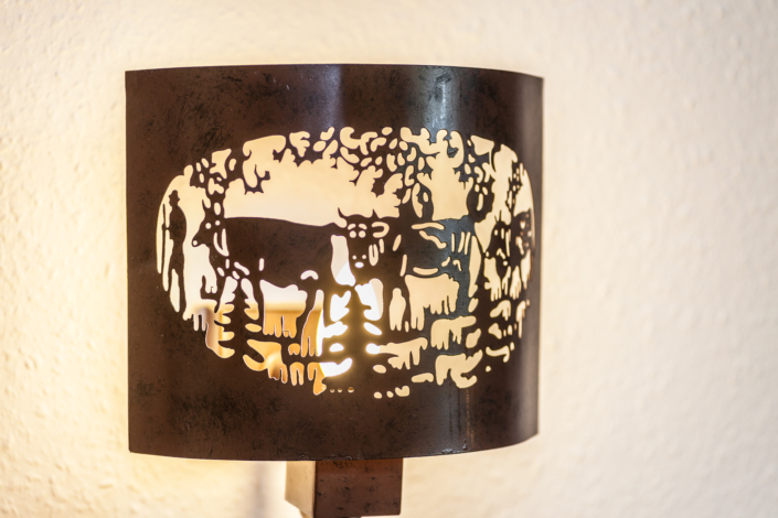 Lampe aus MEtall mit Gravur