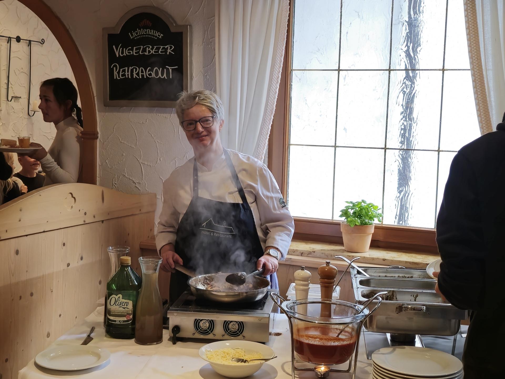 Frisch am Büffet zubereitete Speisen