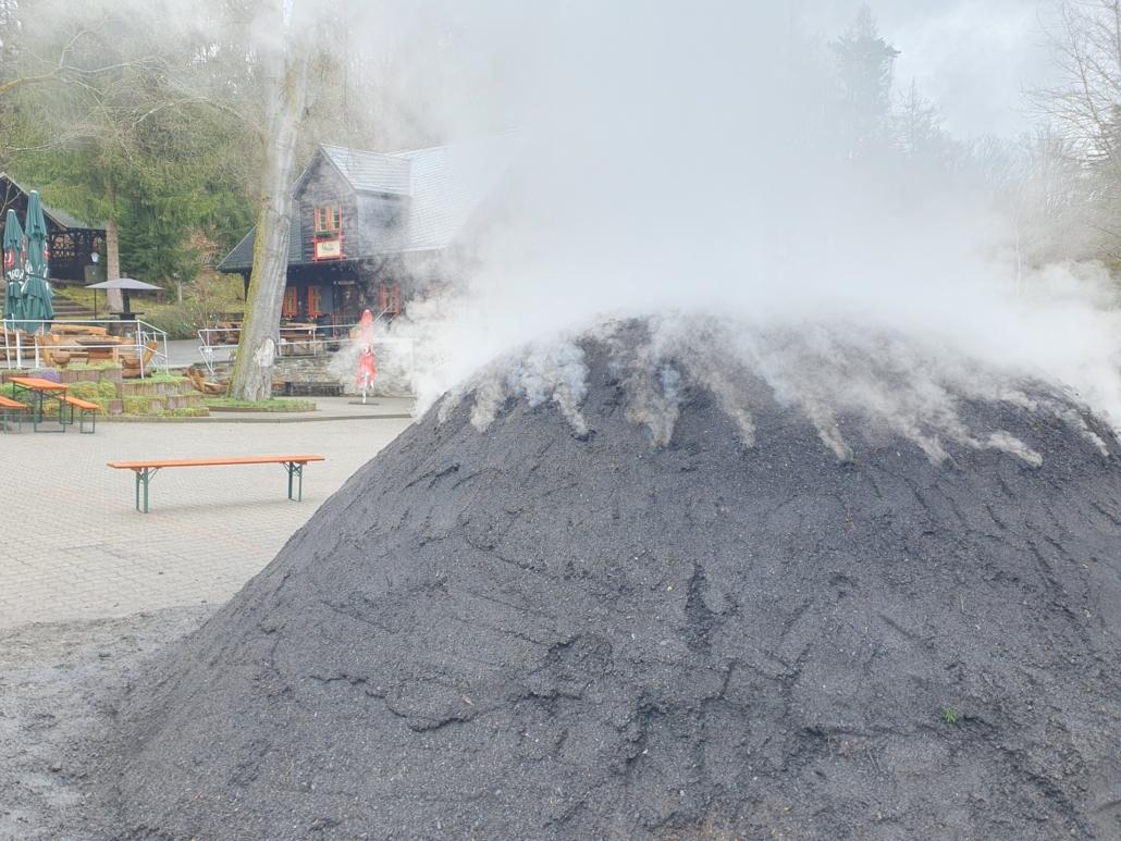 Historischer Meiler an der Köhlerhütte in Waschleithe